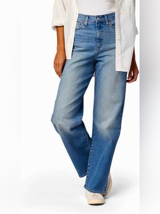 Levi's Denim - NWOT Levi's High Rise Loose Straight Leg Jeans